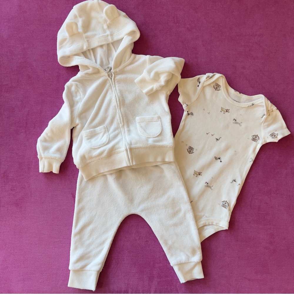 Carter’s White Terry Eared Cow Butt Sweatsuit Set
